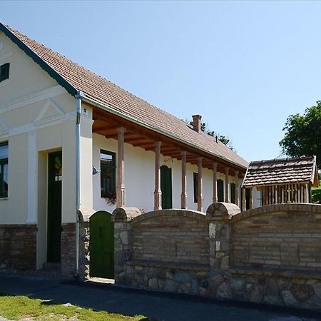 Hotel Zengőalja Vendégház Erzsébet Exterior foto