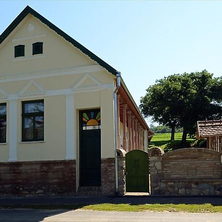 Hotel Zengőalja Vendégház Erzsébet Exterior foto